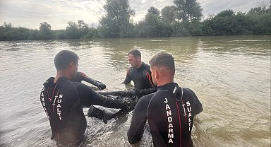 Sakarya Nehri'ne düştüğü öne sürülen gencin cansız bedeni 3 gün sonra bulundu