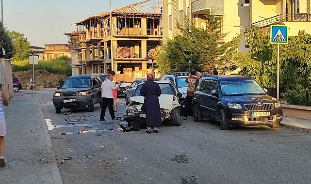 Sakarya'da eşine sinirlenen kadın cip ile dehşet saçtı