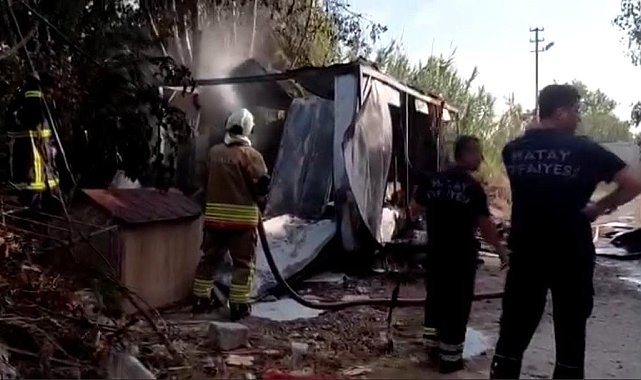 Samandağ'da çıkan yangında konteyner kullanılamaz hale geldi