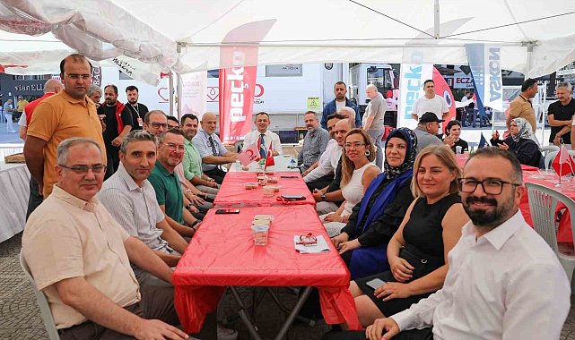 Samsun İl Sağlık Müdürlüğü yöneticilerinden Kızılay'ın kampanyasına destek