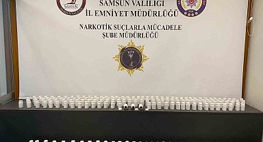 Samsun'da şüpheli araçta 16 bin 555 adet sentetik ecza ele geçirildi: 1 gözaltı