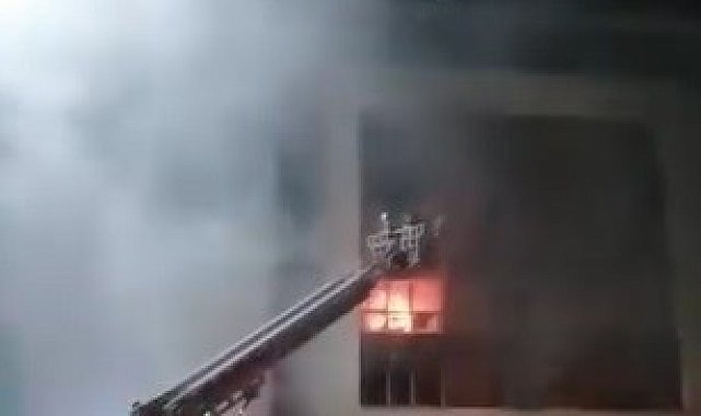 Şantiye alanında bulunan binada yangın çıktı