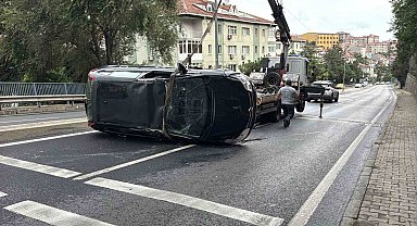 Sarıyer'de refüje çarpan araç takla attı: Sürücü yaralandı