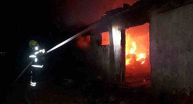 Savaştepe'de çıkan dam yangına ekipler müdahale etti
