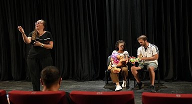 Şehir Tiyatrosu oyuncuları için kukla atölyesi düzenlendi