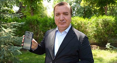 Şehri gençlerle birlikte yönetiyor!