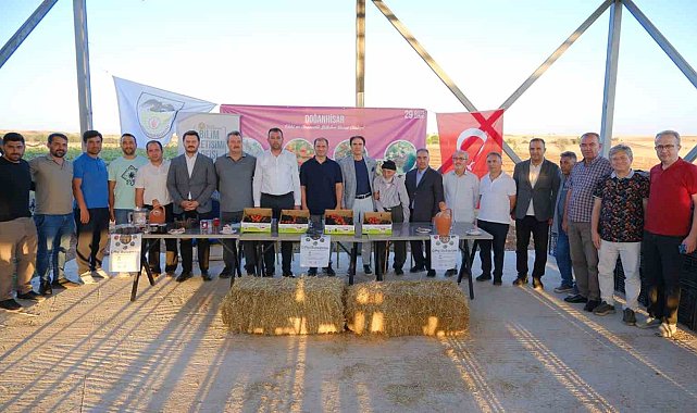 Selçuk Üniversitesi Bilim İletişimi Ofisi, Doğanhisar'da çiftçilerle buluştu