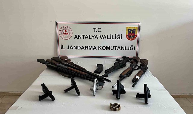 Serik'te kaçak silah operasyonu