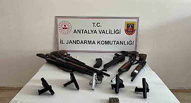 Serik'te kaçak silah operasyonu