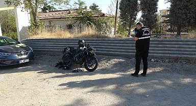 Servis aracına çarpan motosiklet sürücüsü ağır yaralandı