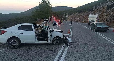 Seydikemer'de otomobil tırla çarpıştı: 1 ölü