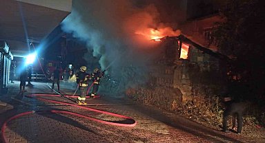 Seydişehir'de metruk depoda yangın