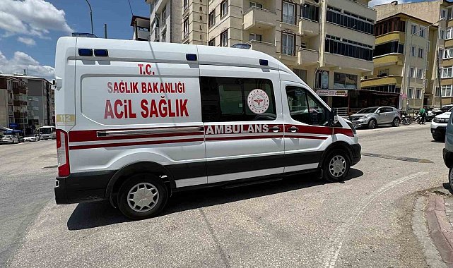 Seyir halinde motosiklet devrilirken, sürücüsü yaralandı