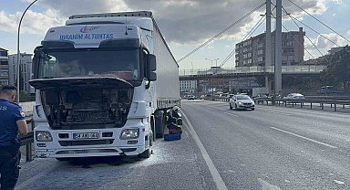 Seyir halindeki tırda yangın korkusu