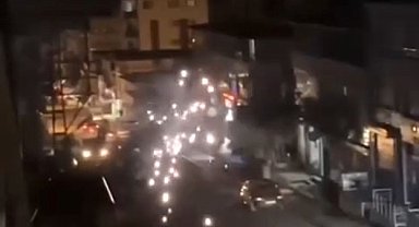 Sıcak havayla genleşen elektrik telleri havai fişek gibi patladı