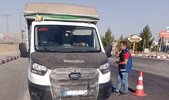 Siirt Belediyesi'nden sebze ve meyve taşıyan araçlara denetim