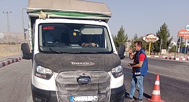 Siirt Belediyesi'nden sebze ve meyve taşıyan araçlara denetim