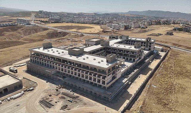 Siirt'te 400 yataklı yeni hastane inşaatı incelendi