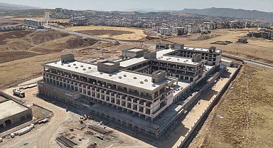 Siirt'te 400 yataklı yeni hastane inşaatı incelendi