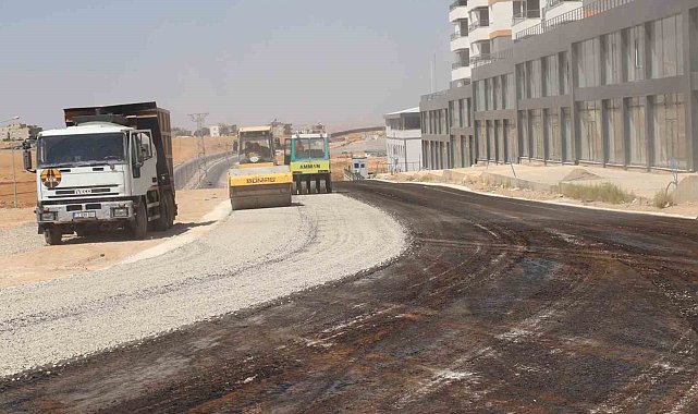Siirt'te asfalt çalışmaları tüm hızıyla sürüyor
