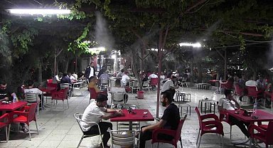 Siirt'te kavurucu sıcaklar hayatı geceye taşıdı