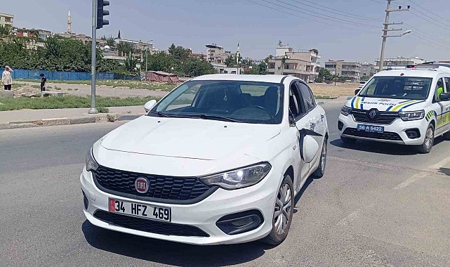 Siirt'te otomobil ile motokurye çarpıştı: 1 yaralı
