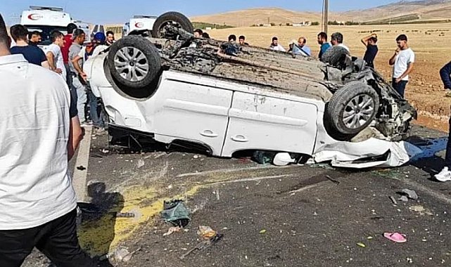 Siirt'te refüje çarparak takla atan araç ters döndü: 6 yaralı