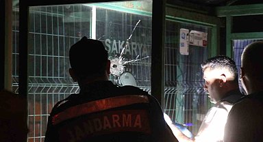 Silahlı kavga sonrası bir aracı gasp ederek kaçmıştı, jandarmaya teslim oldu