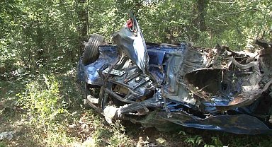 Şile'de otomobil ormanlık alana uçtu: 1 ölü
