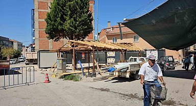 Sındırgı'da depremzede esnaflar için konteyner çarşı kuruluyor