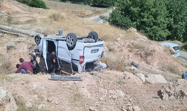 Şırnak'ta hafif ticari araç devrildi: 7 yaralı