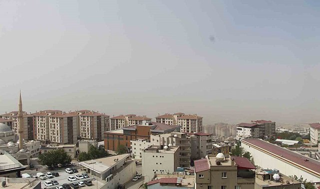 Şırnak'ta toz taşınımı hayatı olumsuz etkiledi