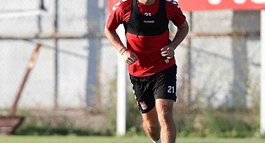Sivasspor'da Simic, Sabah FC'ye transfer oldu