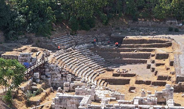 Smyrna Antik Kenti'nde kazılar sürürüyor