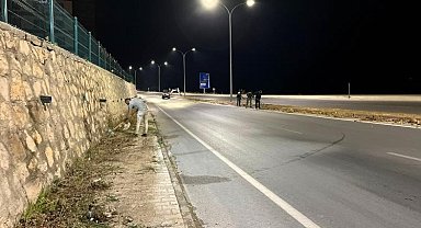 Söğüt Belediyesi temizlik çalışmalarını gece saatlerinde de sürdürüyor