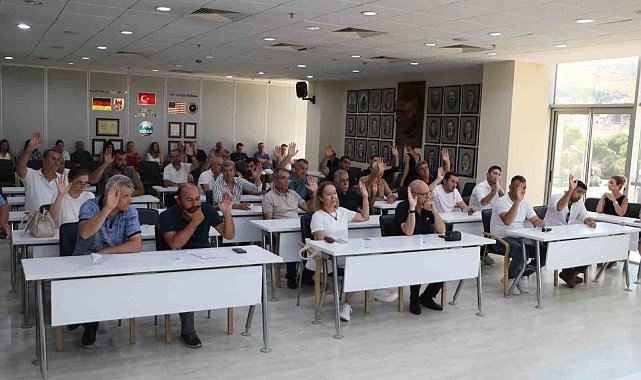 Söke Belediye Meclisi'nde CHP'den 5 kişi istifa etti