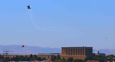 SOLOTÜRK, Anıtkabir semalarında çevre tanıma uçuşunu icra etti