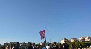 SOLOTÜRK Demirci'de Kurtuluş Festivali öncesi prova uçuşu yaptı