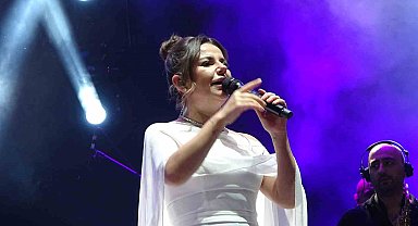 Sorfest'in son gününde Atilla Yılmaz ve Merve Özbey rüzgarı esti