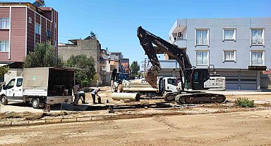 Su borusu patladı, mahalleyi su bastı