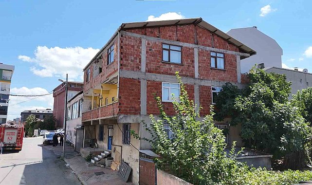 Sultanbeyli'de 3 katlı bina çökme riski nedeniyle boşaltıldı