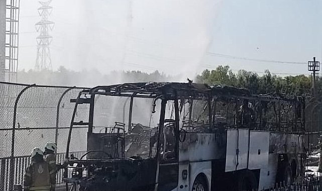 Sultangazi'de servis otobüsü alevlere teslim oldu
