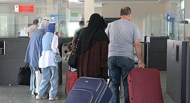 Suriye'ye geçişlerde pasaport dönemi 14 yıl sonra tekrar başladı
