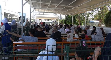 Suriyelilerin ülkelerine gönüllü dönüşü sürüyor