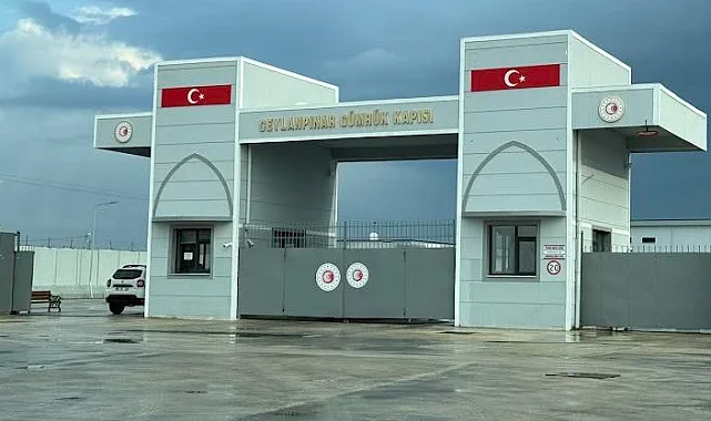 Suriye'ye pasaportla geçiş başladı