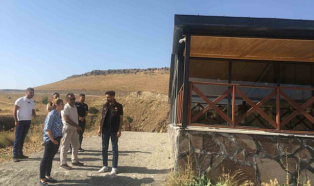 Susuz Şelalesi'nde çevre düzenlemesi yapılıyor