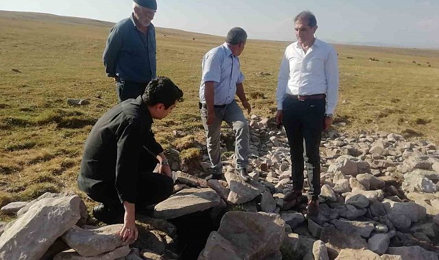 Susuz'da içme suyu isale hattı projesi sürüyor