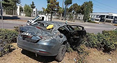 Takla atan araçtaki 9 yaşındaki çocuk hayatını kaybederken 4 kişi yaralandı