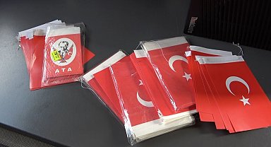 Taksim'de Türk Bayraklı duygu sömürüsüne polis engeli