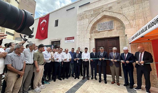 Tarihi Melik Tahir Camii tamamlanan restorasyon çalışmalarının ardından yeniden ibadete açıldı